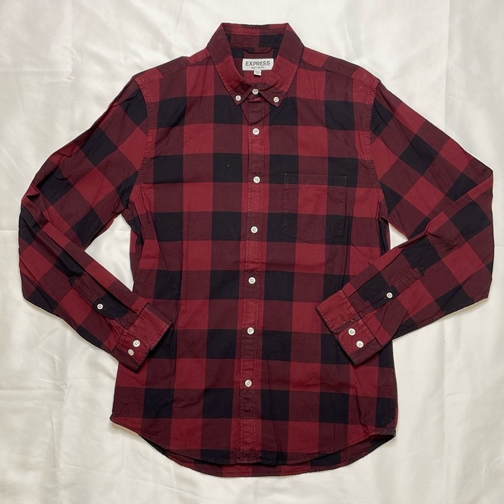 Express Soft Wash Button Down Medium